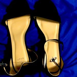 Women’s heeled sandals